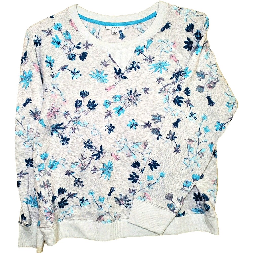 22) I.APPEL Floral Soft Large Sweater Sz. L